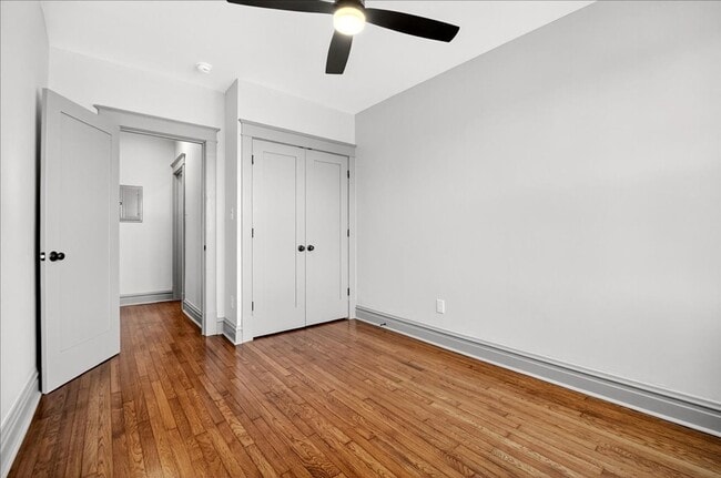 Building Photo - Pizza Prynce