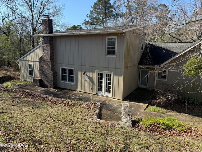 Building Photo - 803 Captain Kell Dr