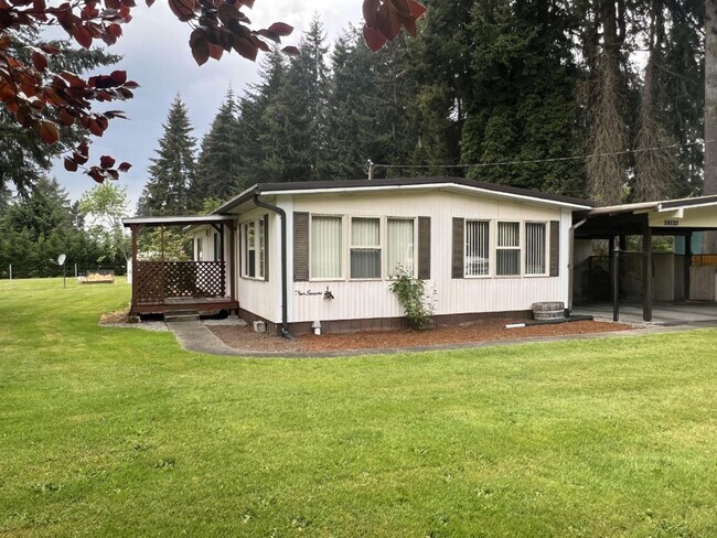 Building Photo - Quiet 2 bedroom home