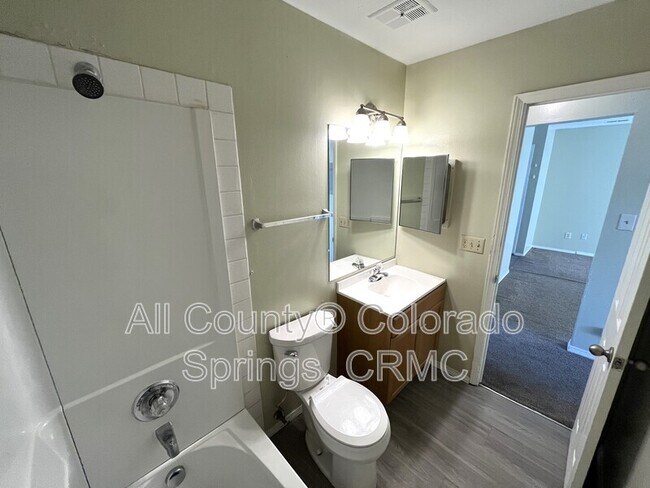 Building Photo - 1010 Mazatlan Cir