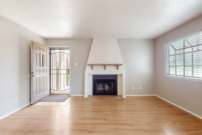 Building Photo - NE well located  Two Bedroom Condo.