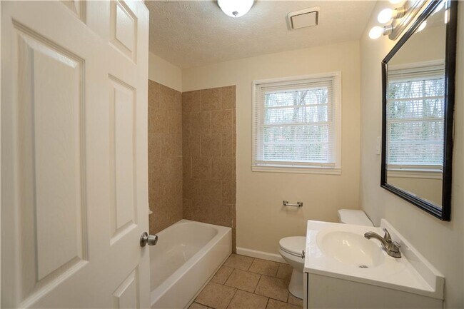 Building Photo - 6593 Dunwoody Trail