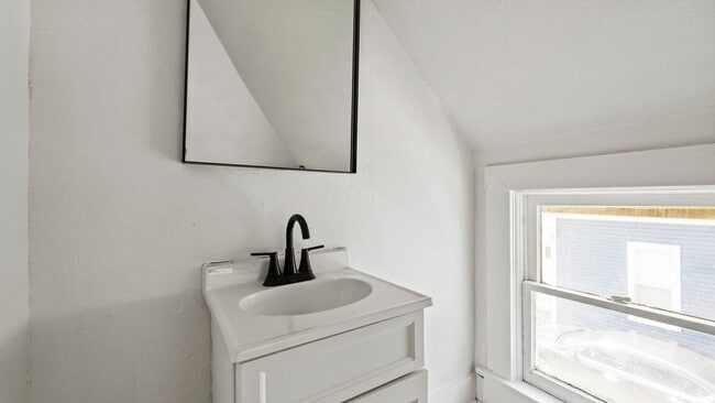 Building Photo - COMING SOON! 3 Bedroom House