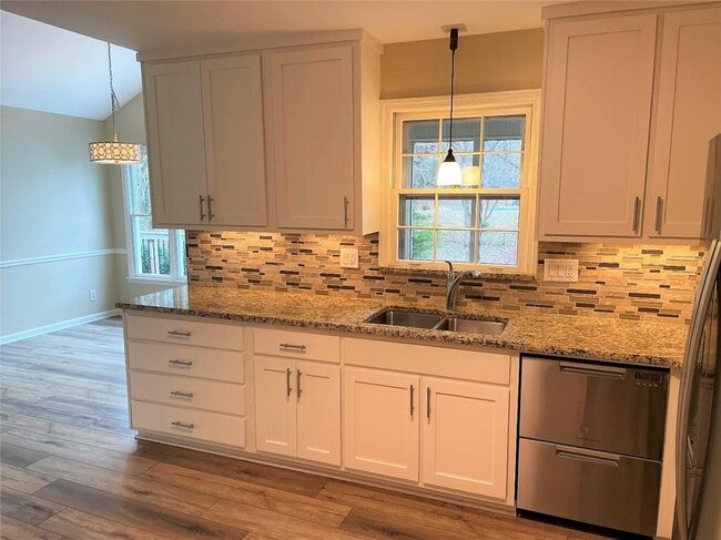 Building Photo - 1150 Falstaff Dr