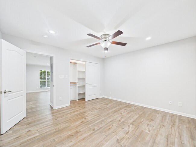 Building Photo - 5333 Richmond Ave.