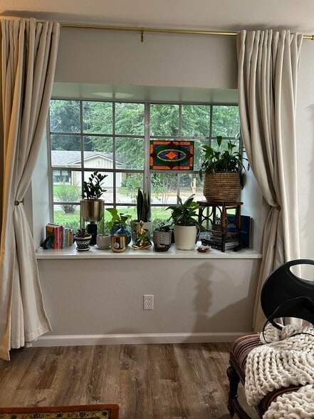 Outdoor view - 2812 Anita Ln