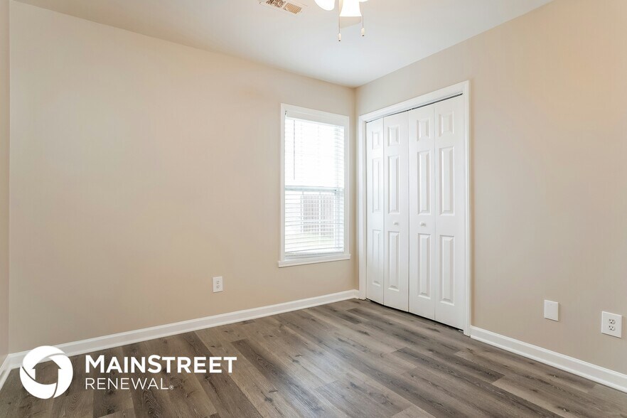 Building Photo - 3915 Bluestem Dr