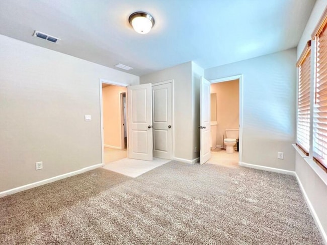 Building Photo - 1592 Villageside Ct