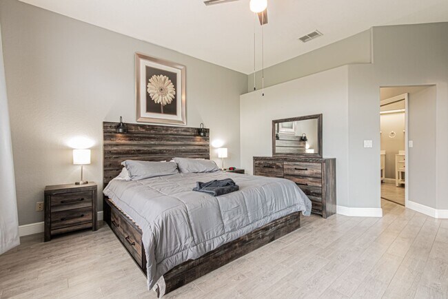 Building Photo - 12855 Devonshire Lakes Cir