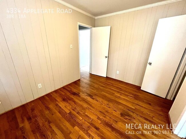 Building Photo - 4334 Applegate Rd