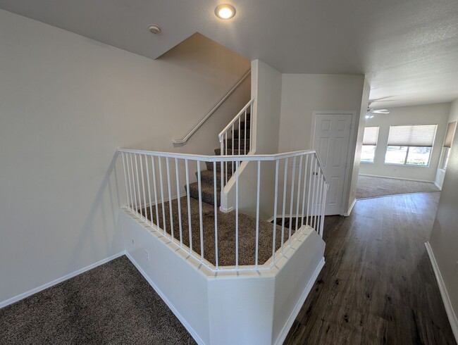Building Photo - 3 Bedroom Townhome at Townes at Southpark ...