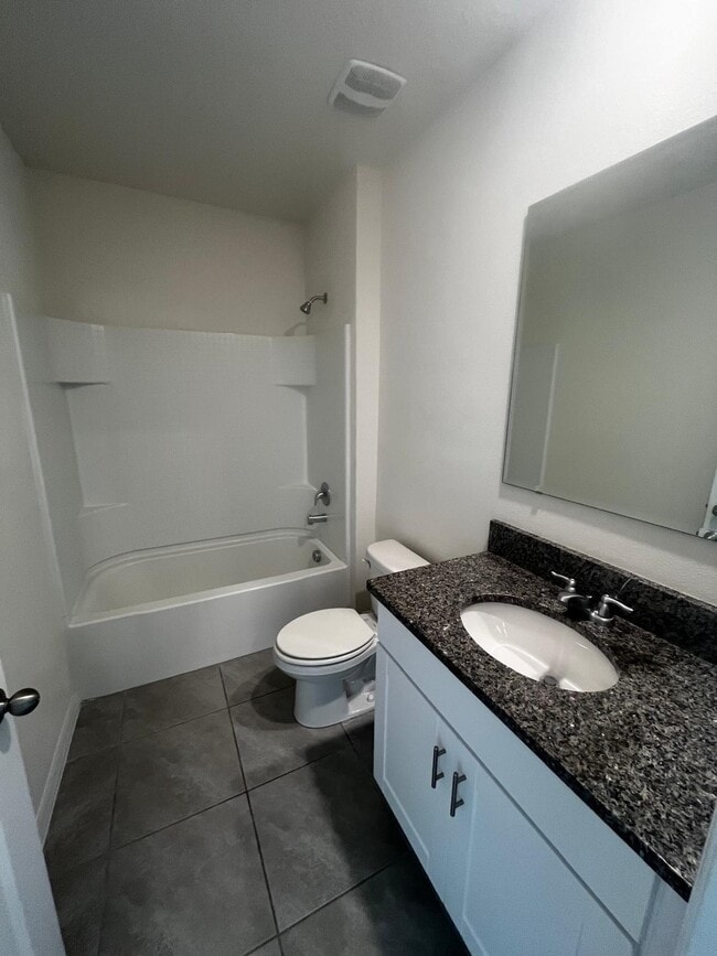 Building Photo - 1450 Riverboat Dr