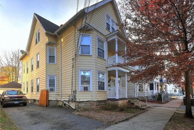 Primary Photo - 186 Chatham St