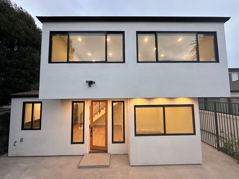 Building Photo - 10470 Lauriston Ave