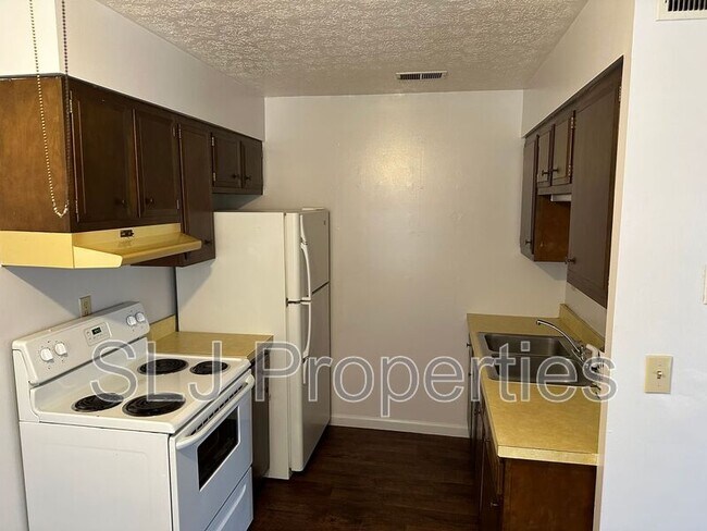 Building Photo - 428 Locust St