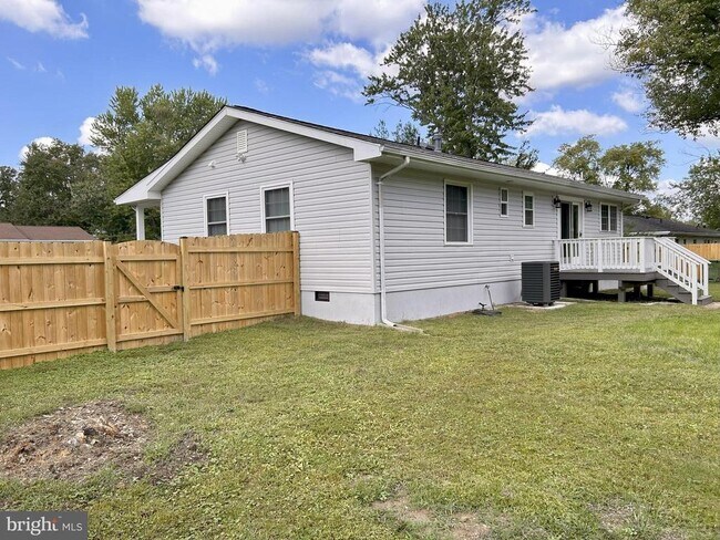 Building Photo - 3108 Waverly Dr