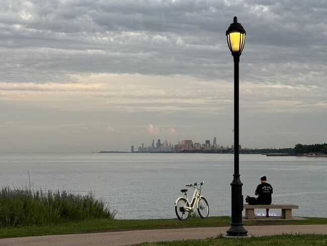 Building Photo - 1720 Maple Ave