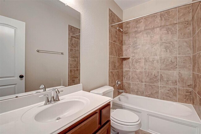 Building Photo - 26 Cheswood Manor Drive