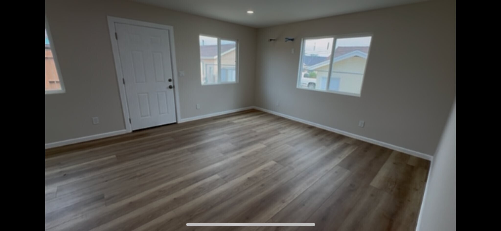 Building Photo - 14715 Mesa Dr