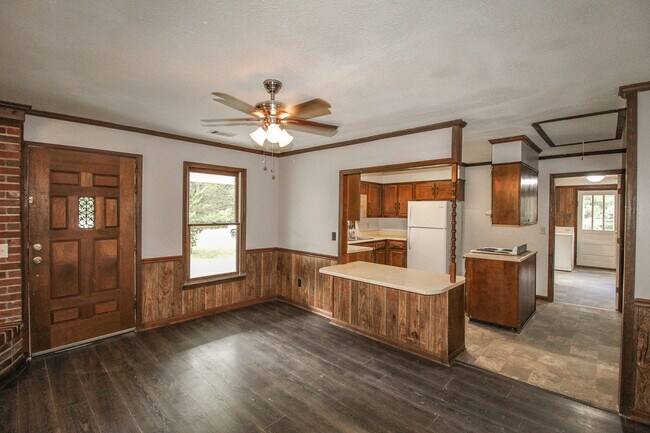 Building Photo - 6228 Rocky Ford Rd