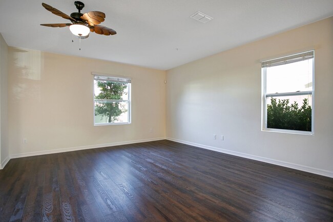 Building Photo - Spacious 3-Bdrm Townhome in Orlando's Gate...