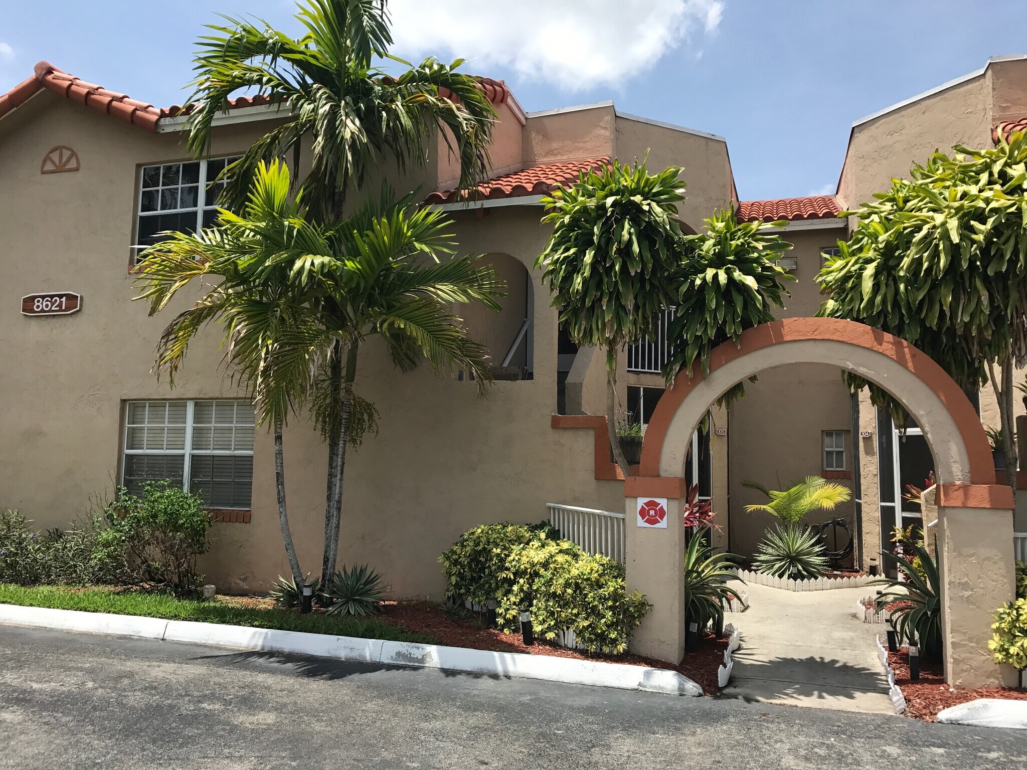 Building Photo - 8621 SW 5th St