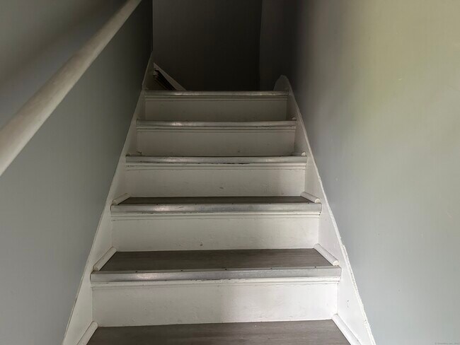 Building Photo - 58 Smith Ave