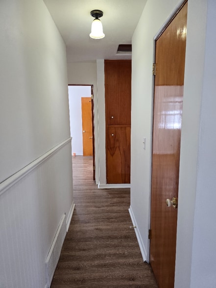 Building Photo - 1406 S Grant Ave