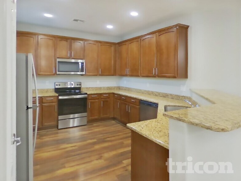 Building Photo - 3439 E Michelle Way