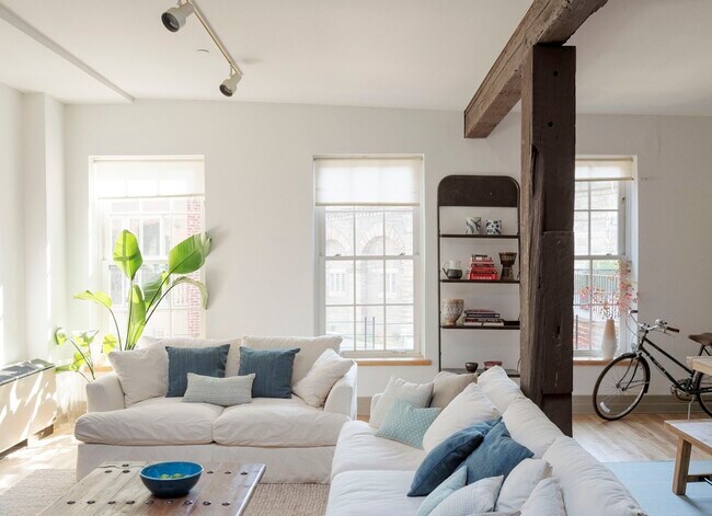 Building Photo - 66 Water St