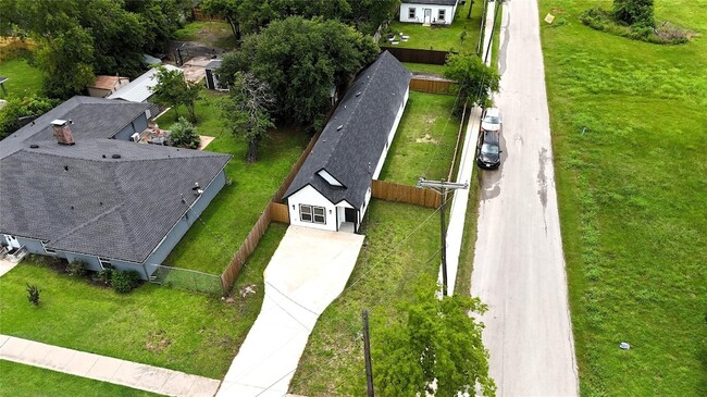 Building Photo - 4709 Lee St