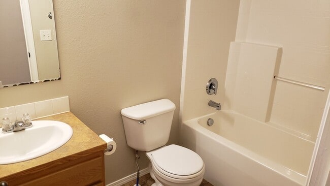 Building Photo - Nice 3 Bd / 2 Ba Home in Caldwell!