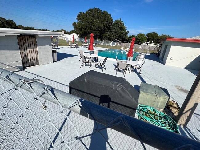 Building Photo - 5954 140th Terrace N