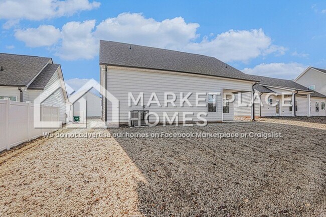 Building Photo - 212 W L Miller Dr