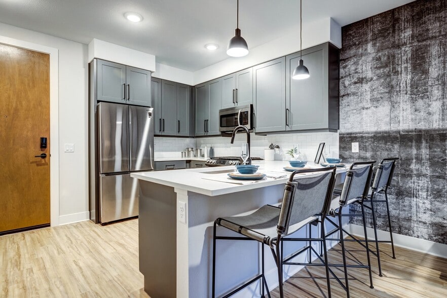 Building Photo - Olivine