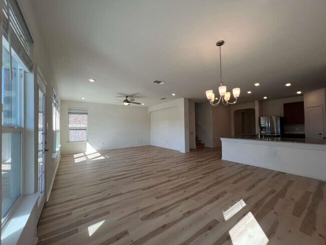 Building Photo - 2013 Ebony Dove St