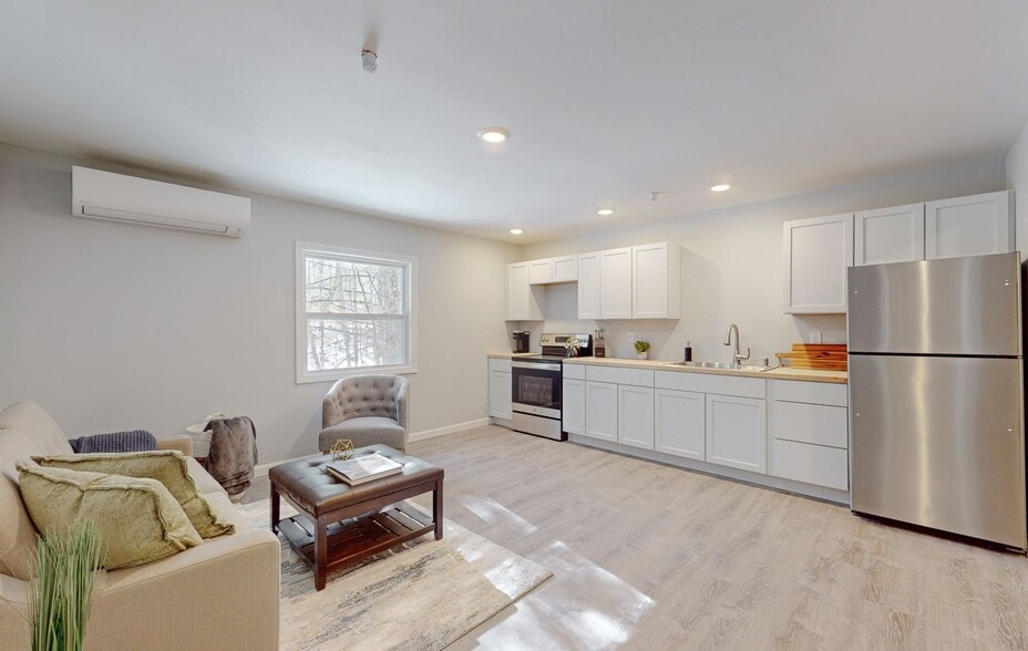 Primary Photo - Nasson in the Pines