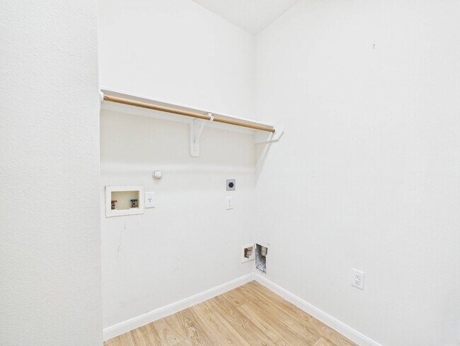 Building Photo - 4702 Rolling View Ct
