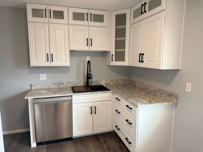 Building Photo - 6898 Newman Street