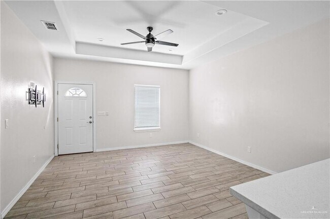 Building Photo - 1511 Playa Dr