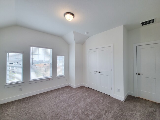 Building Photo - 30943 Star Gazer Rd