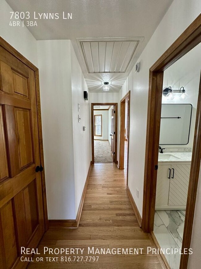 Building Photo - 7803 NW Lynns Ln