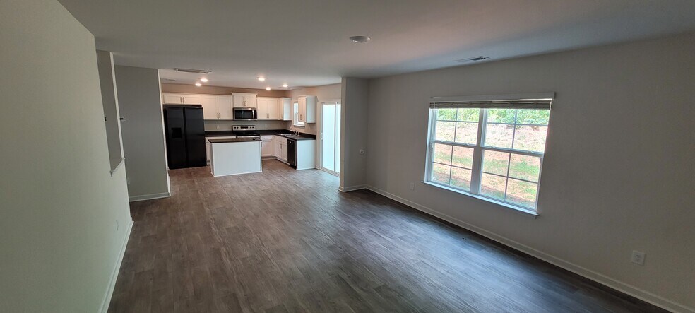 Building Photo - 4712 Black Forest Dr