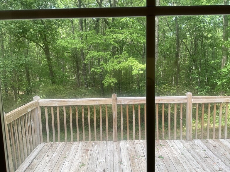 Building Photo - 222 Shadow Wood Dr