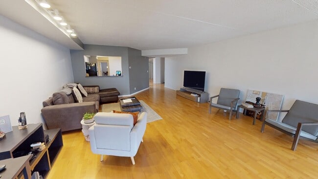 Building Photo - 270 E Highland Ave