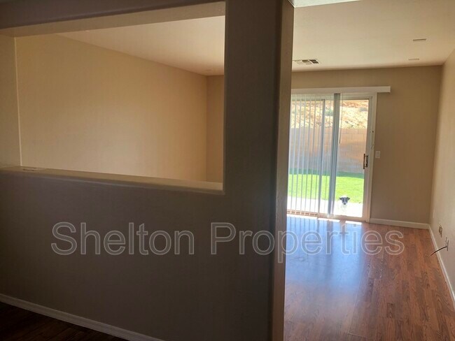 Building Photo - 10153 N 115th Dr