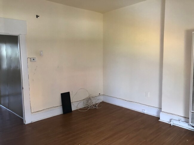 Building Photo - 467 Communipaw Ave