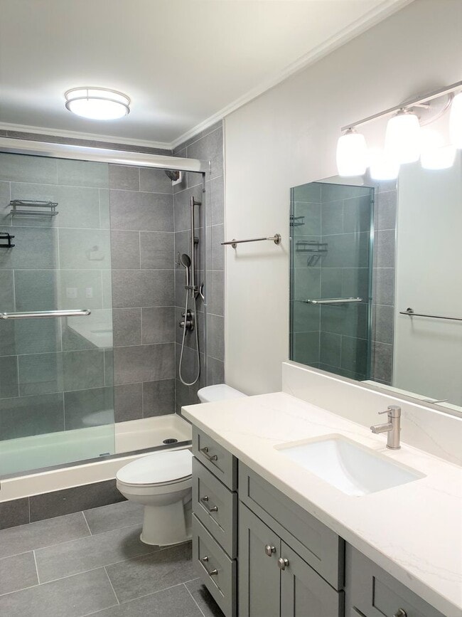 Building Photo - Rarely Available Haleloa II - 3/2/2