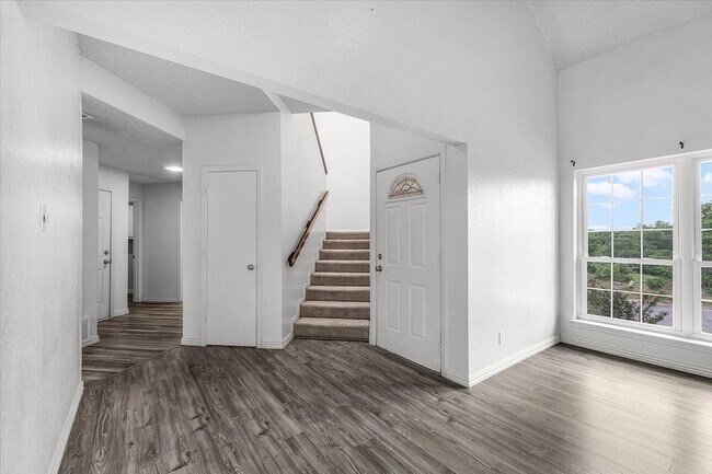 Building Photo - 5315 Colony Hill Rd