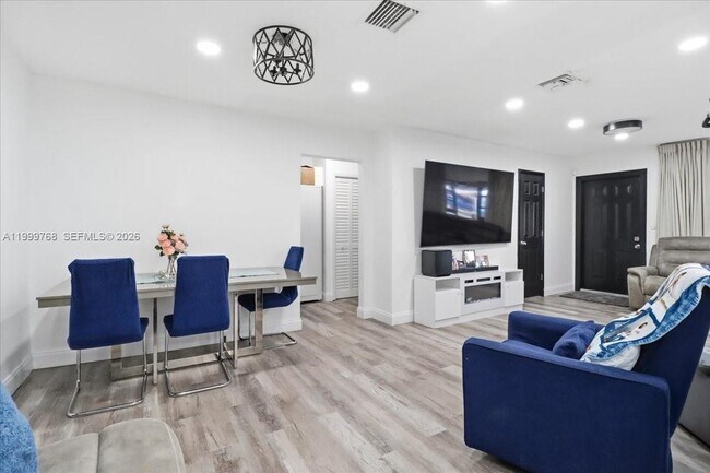 Building Photo - 7551 Polk St